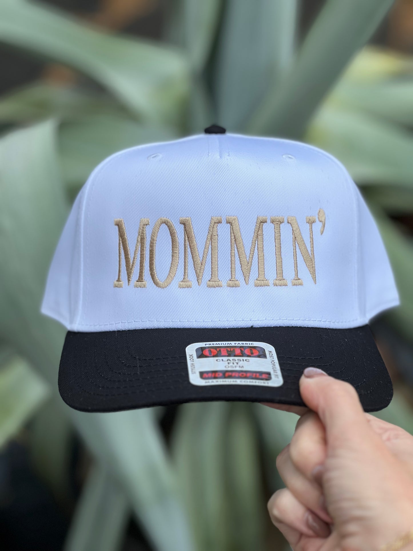 Mommin’ - Black/White